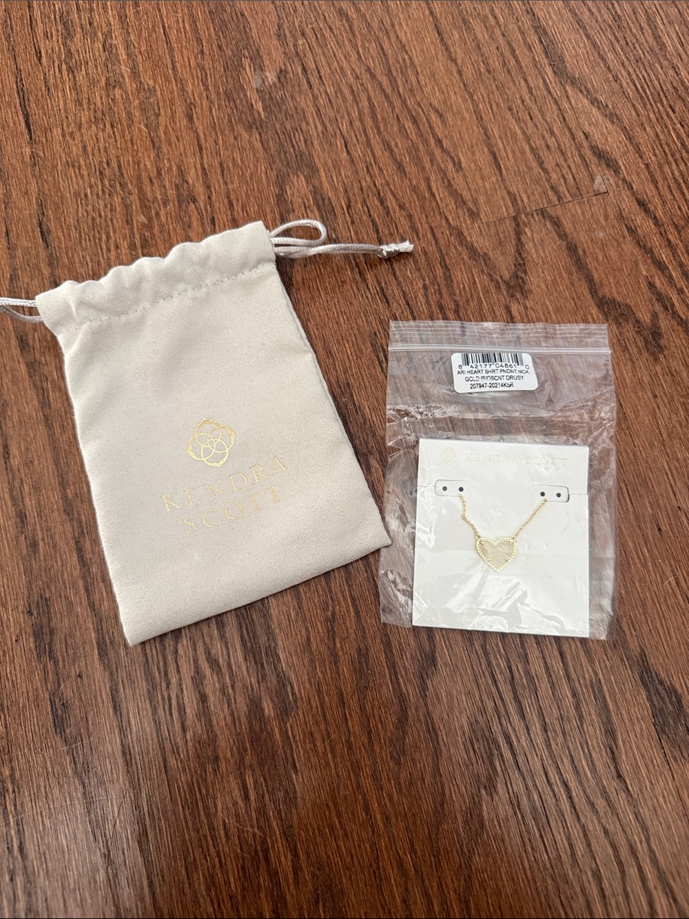 NWT Kendra Scott Ari Heart Gold Pendant Necklace in Gold Iridescent Drusy